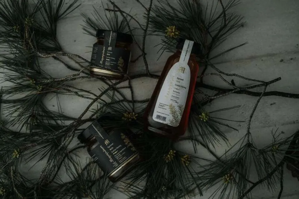 Kretischer Thymianhonig 950g Im Glas Aus Kreta Von Maragkakis Family. Reichhaltiger Geschmack, Weiche Textur. Honig Vom Imker In 4. Generation 7 Kretischer Thymianhonig 950g Im Glas Aus Kreta Von Maragkakis Family. Reichhaltiger Geschmack, Weiche Textur. Honig Vom Imker In 4. Generation – Bild 5